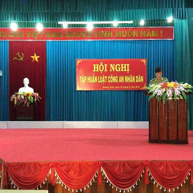 Màn hội trường sân khấu